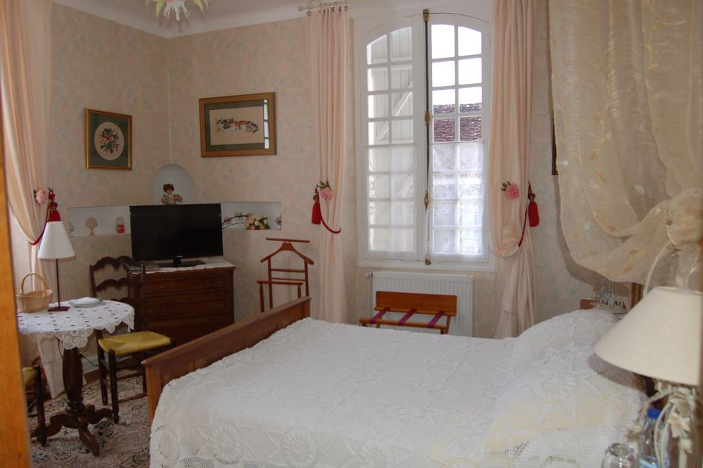 La Maison D'Antan Hotel Arzacq-Arraziguet Room photo